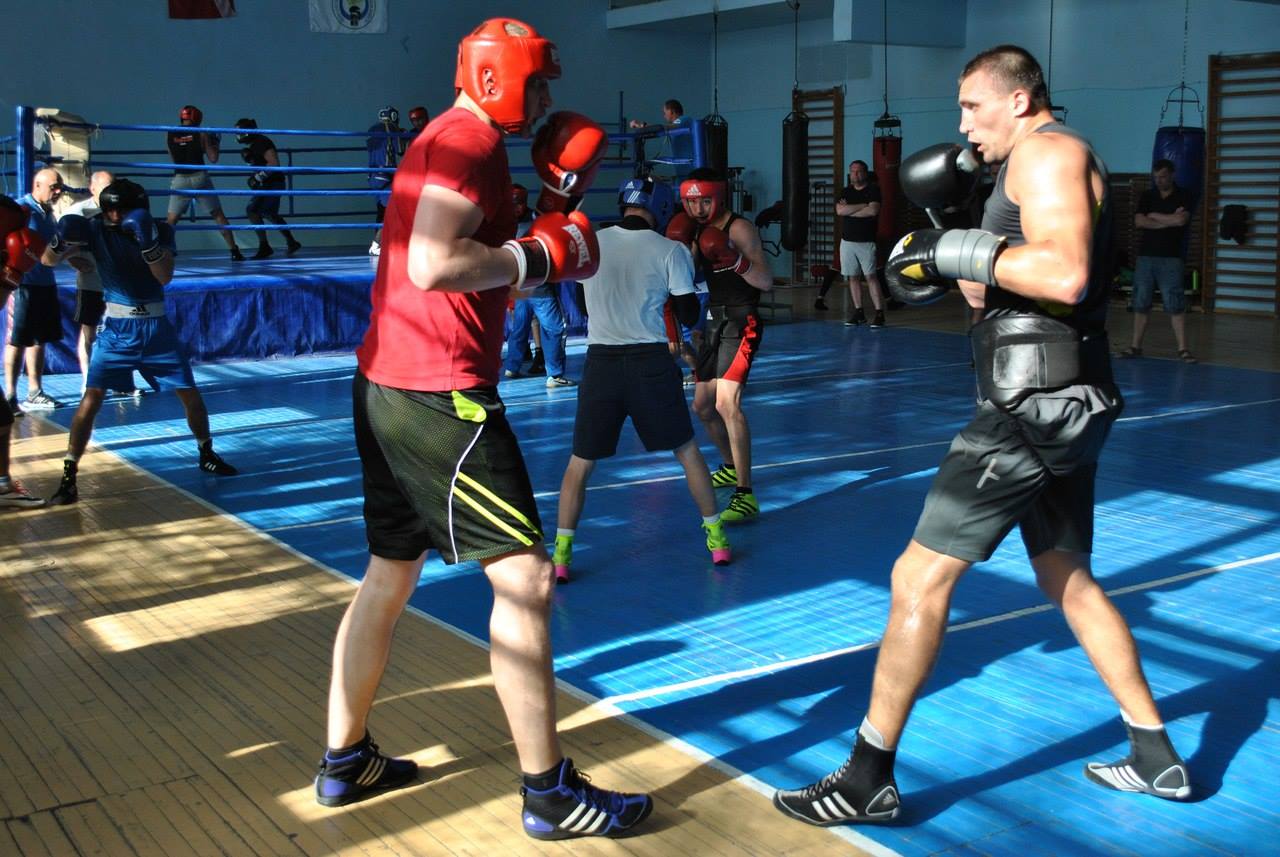 Сборная Украины по боксу завершила сбор в Скадовске перед домашним ЧЕ