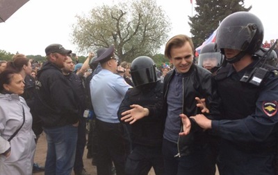 Протесты в РФ: Несколько сотен задержанных