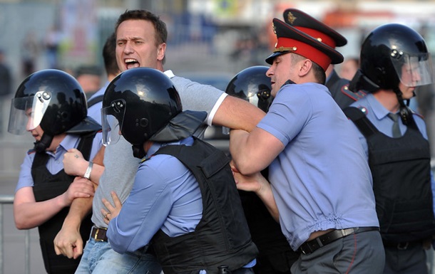 В Москве задержали Навального, митинг не отменили
