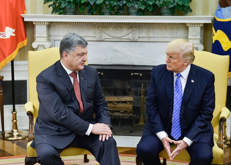 США продовжать дію санкцій проти Росії - зустріч Президентів України та США