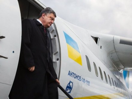 П.Порошенко пришел в Страсбург на церемонию прощания с Колем