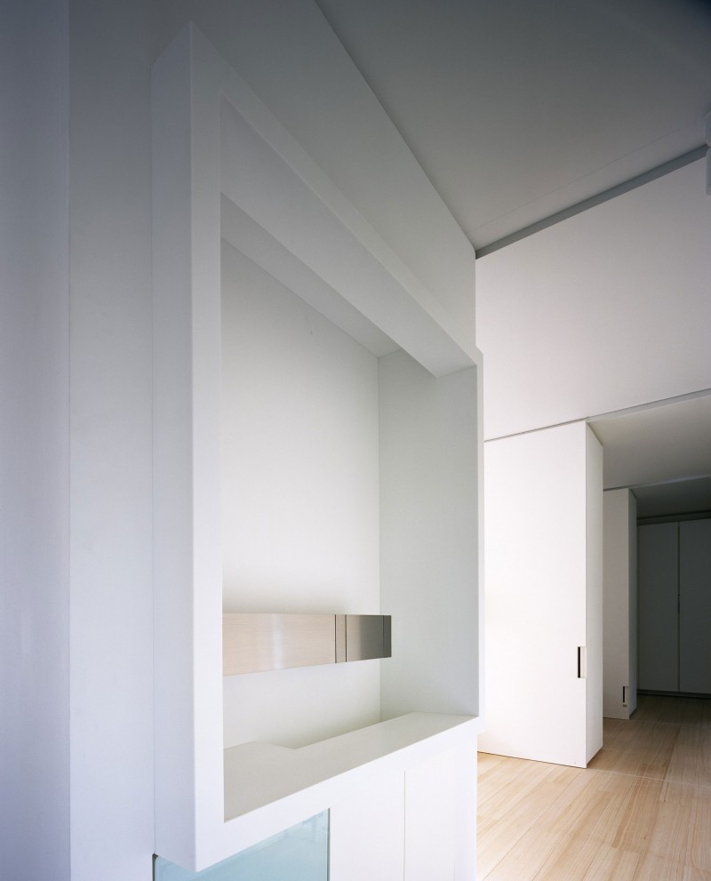 Дом с окружающей лестницей с уникальными оптическими эффектами — стеклянная импровизация от curiosity architects, токио, япония