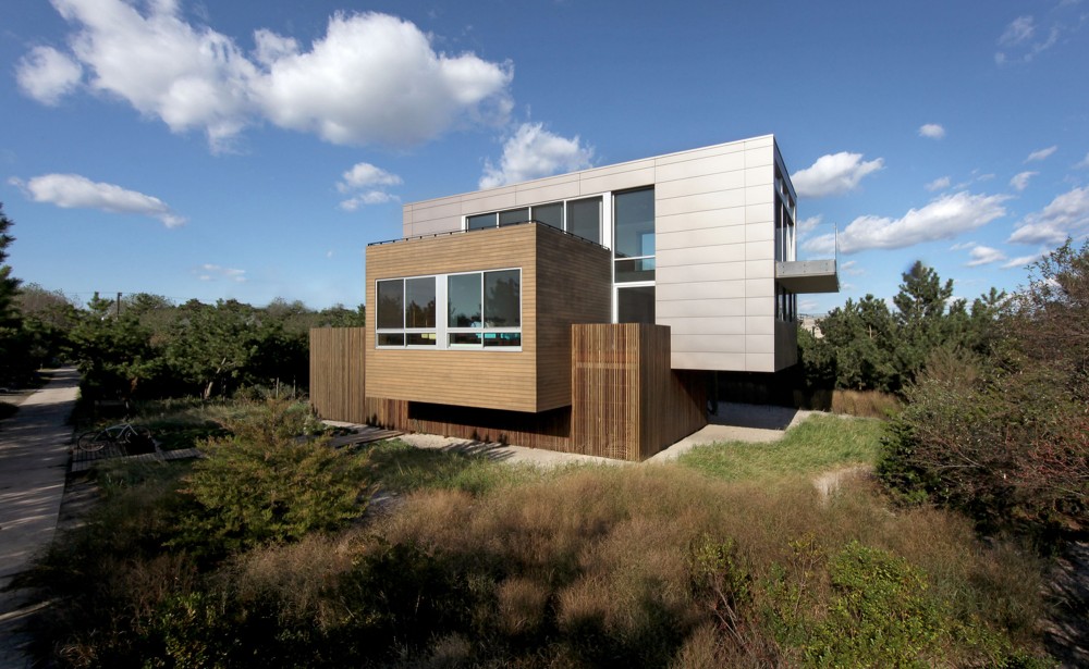 Динамический пляжный дом beach walk house от художников spg architects — подвижная архитектурная композиция из трёх «кубиков»;