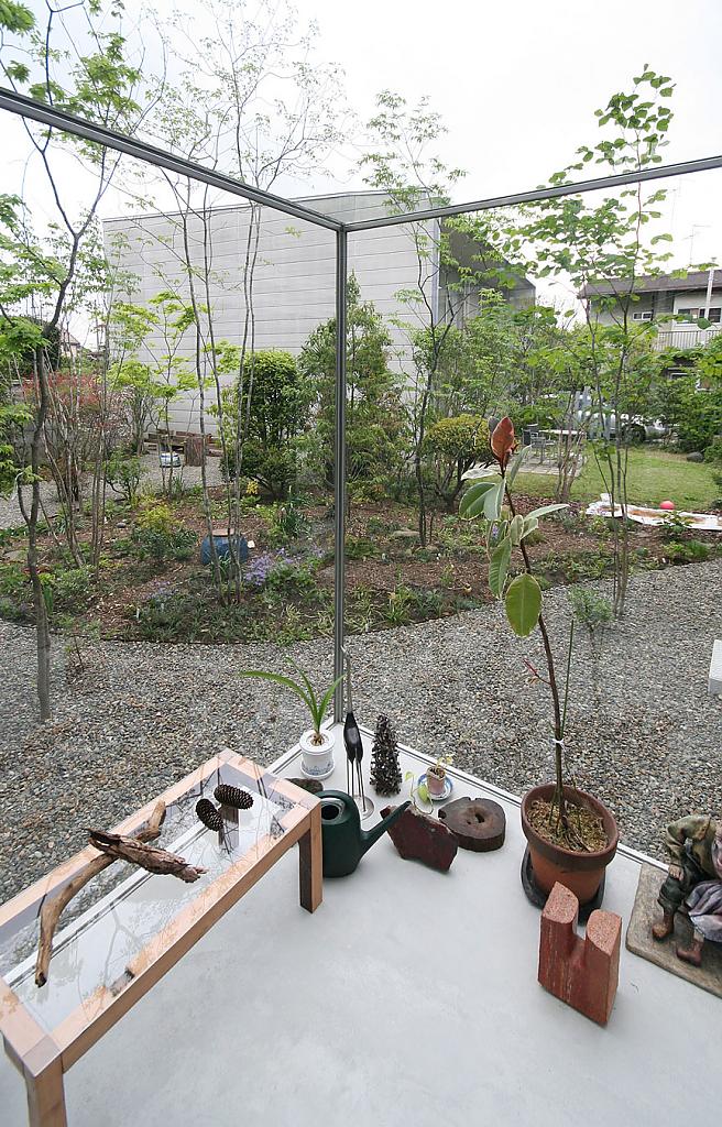 Стеклянный дом-оранжерея garden house – хрупкое великолепие от архитектурной фирмы kochi в токио