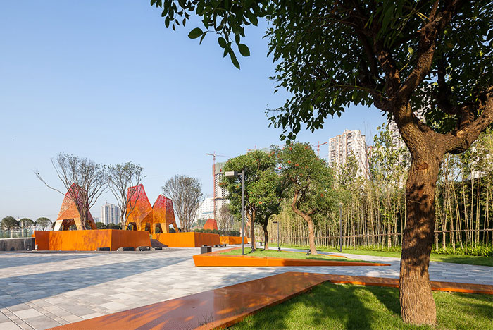 Современный парк со скульптурами студии martha schwartz partners
