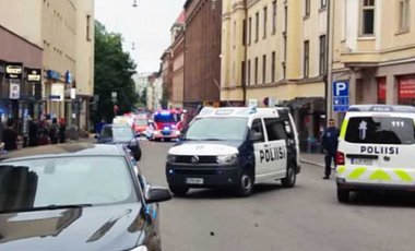 В Хельсинки авто въехал в ватагу: один-одинехонек человек погиб