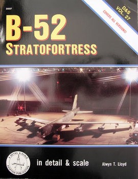 B-52 Stratofortress (In Detail & Scale 27)