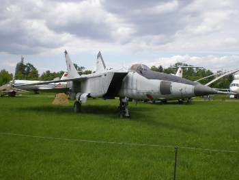 MiG-25RB Walk Around