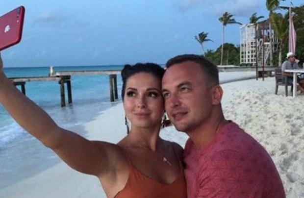 Певица Нюша опубликовала первое фото с мужем