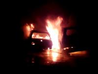 Ночной пожар в Полтаве: на парковке сгорели три легковых автомобиля(фото)