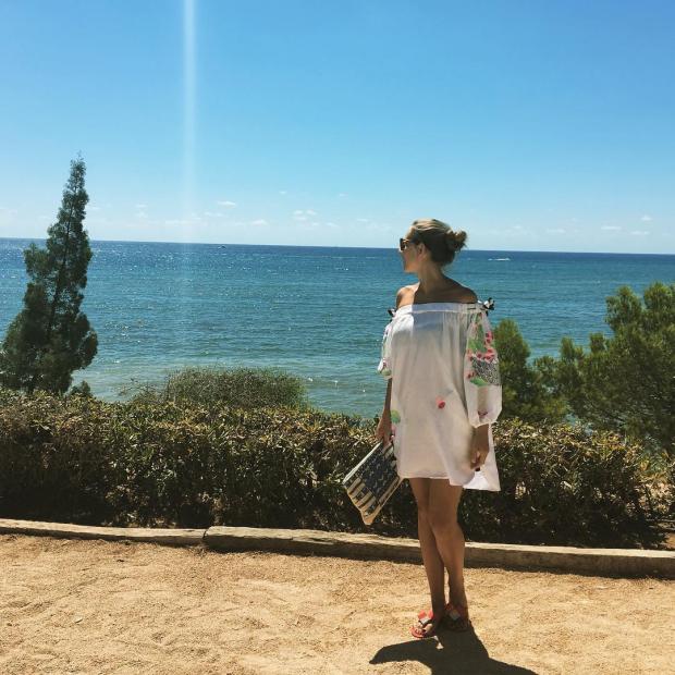 Катя Осадчая на отдыхе в Испании: ведущая любуется красотами жаркой страны