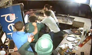 В николаевском ночном клубе ватага «озверевших» подростков бросилась на атошника. Полиция советует ему не катать заявление