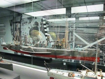 Ship Model - Minesweeper HMS Ludlow. Photos