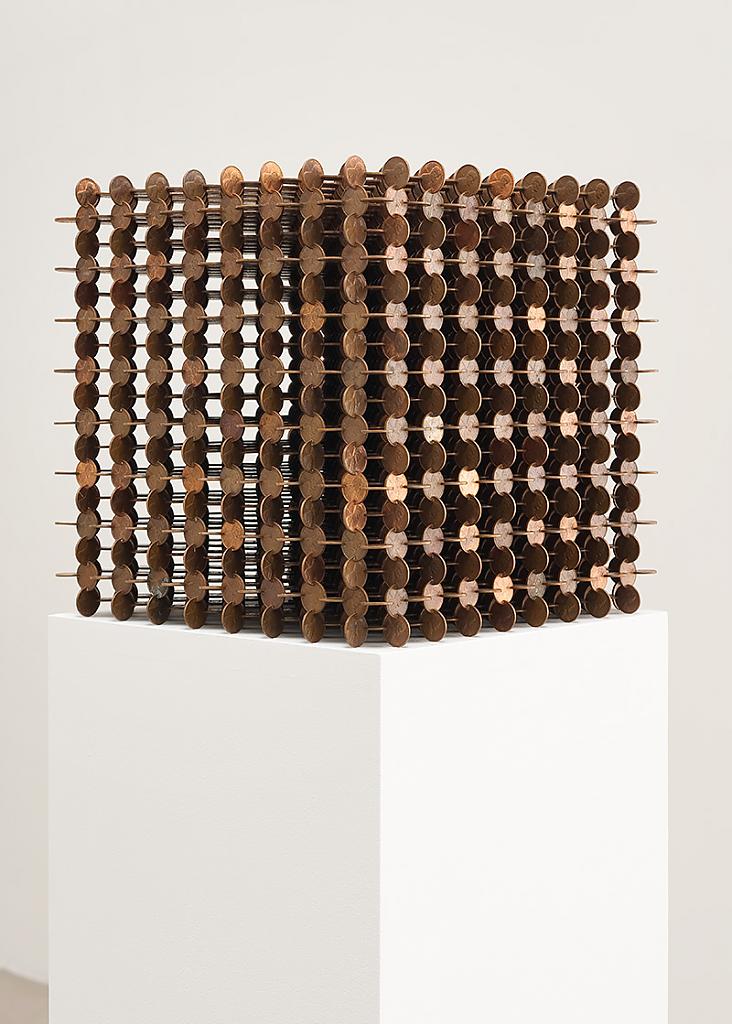 Денег мало не бывает: кубическая инсталляция из тысяч центов — современная скульптура от художника robert wechsler