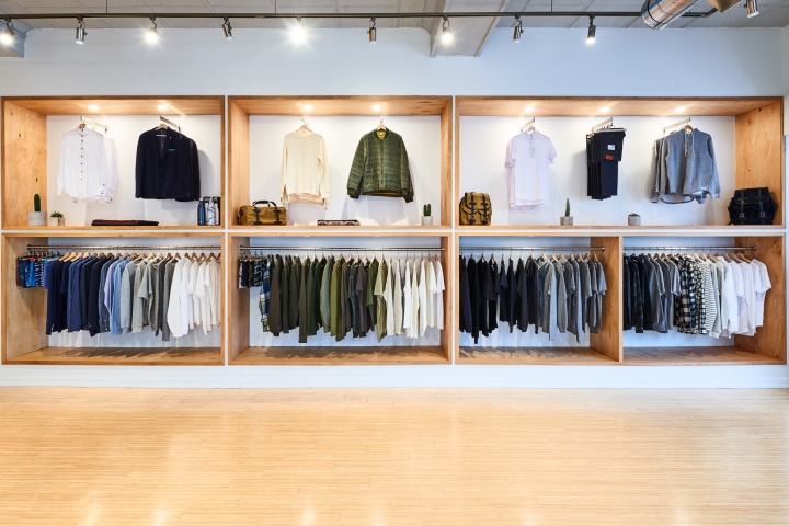 Дизайн магазина модной одежды stomping ground – территория стиля