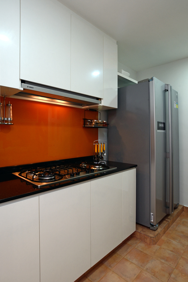 Комфортабельная квартира с обилием природных материалов в интерьере от студии knq associates, флорида, сингапур