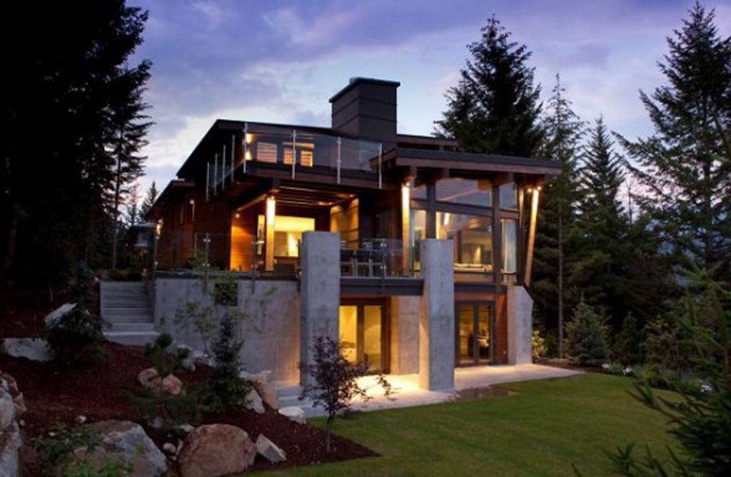 Роскошный дизайн-проект большого элитного дома с деревянной отдекой