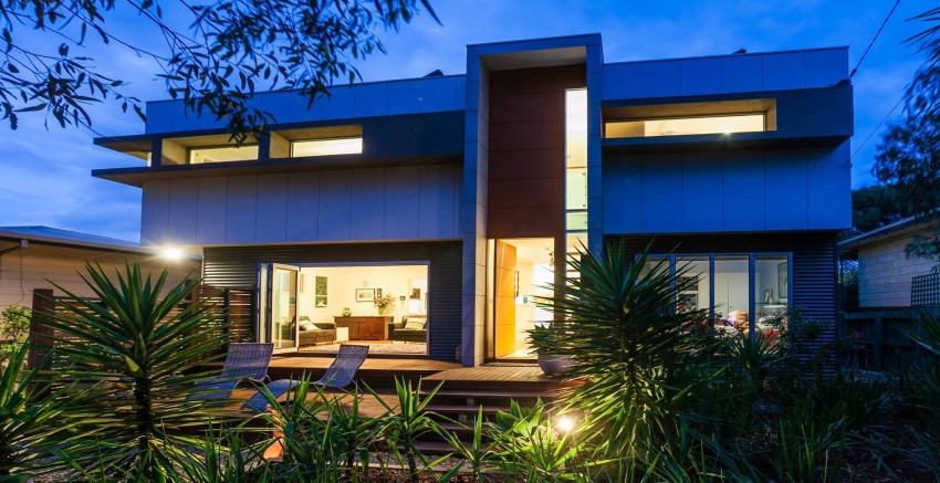Экспрессивные жизнерадостные цвета в интерьере jan juc residence от 3id studios architecture, торки, австралия