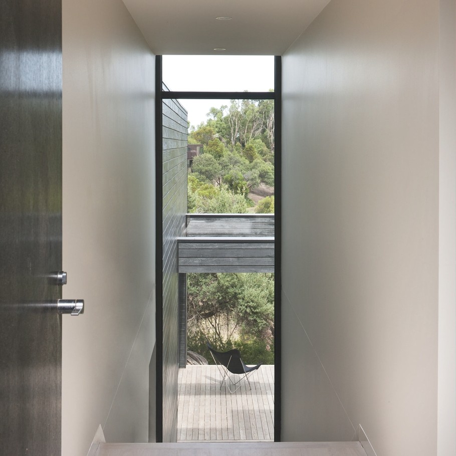 Минималистский дизайн в объятиях природы: примечательный дом ridge road от studiofour, австралия