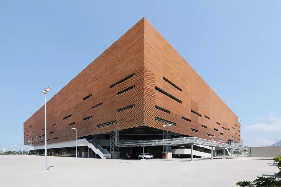 Как кочевая архитектура может превратить стадион в школы?