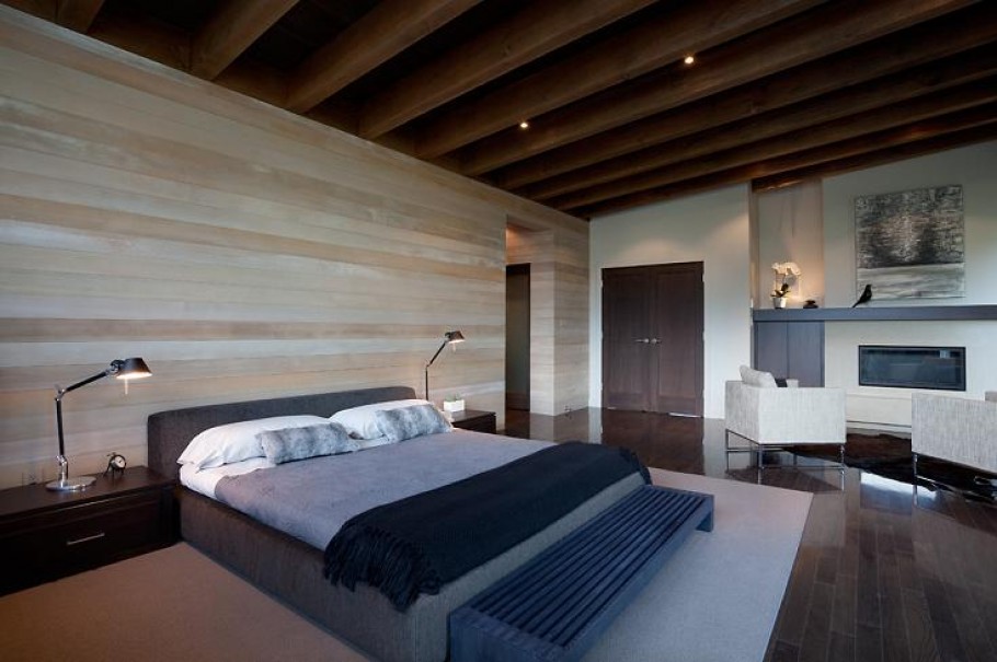 Роскошный дизайн-проект большого элитного дома с деревянной отдекой