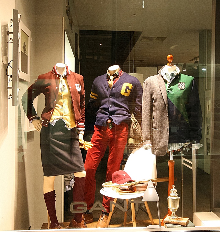 Яркая витрина для магазина gant windows с коллекцией одежды «осень 2013», мюнхен, германия
