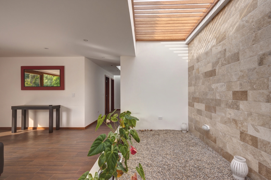 Возвращение на землю — вросший в землю casa mirador от архитектурной фирмы ap + c, эквадор