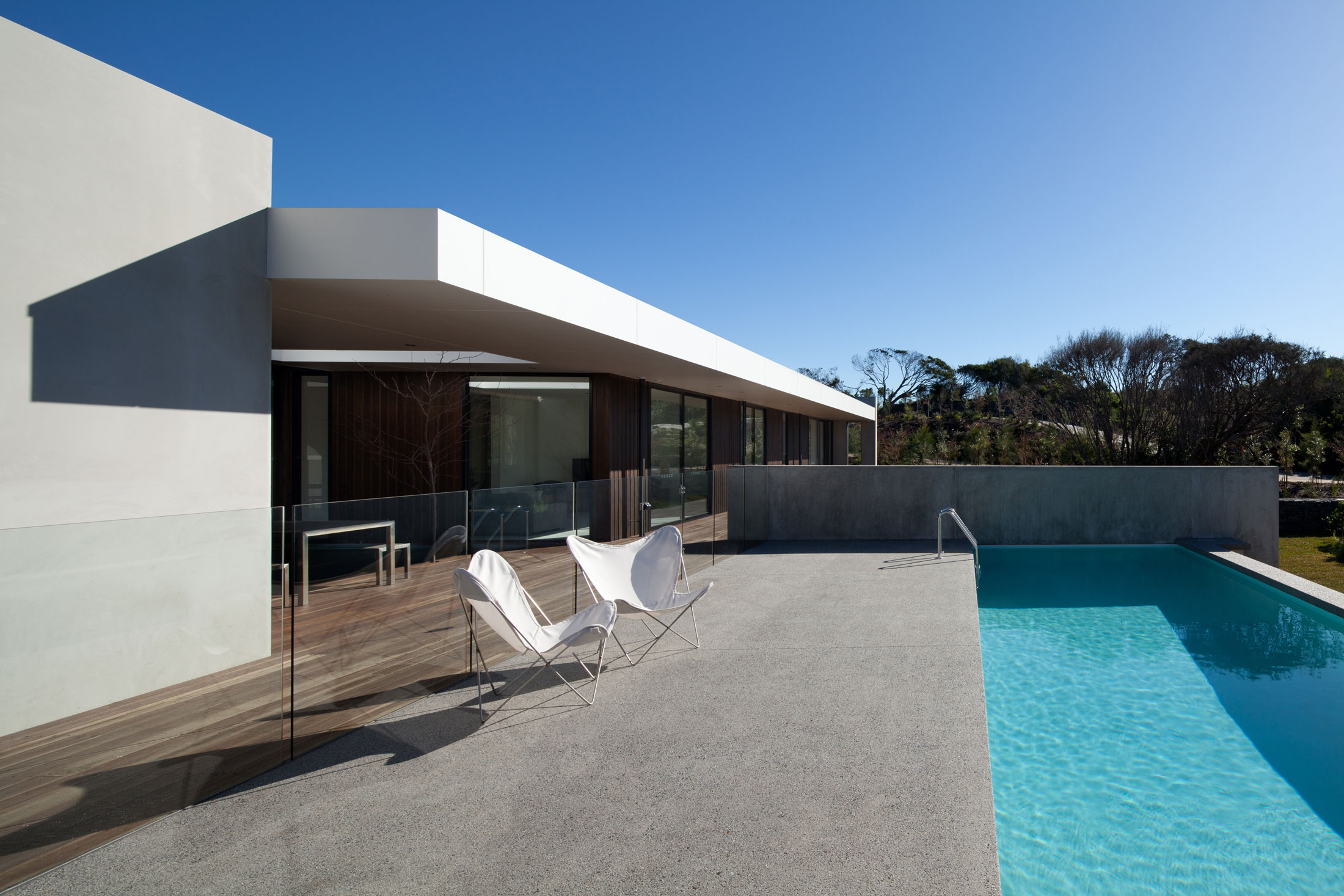 Шикарный дом-особняк от in form design в blairgowrie, штат виктория — яркий образчик австралийской архитектурной школы