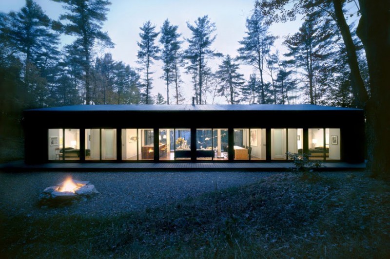 Слитый с природой: необычный шестнадцатидверный дом от incorporated architecture #038; design в лесах штата нью-йорк