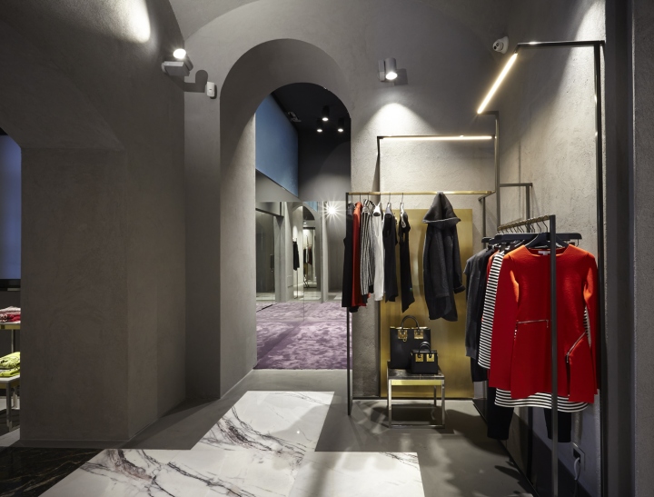 Стильный интерьер бутика одежды mediterraneo в италии